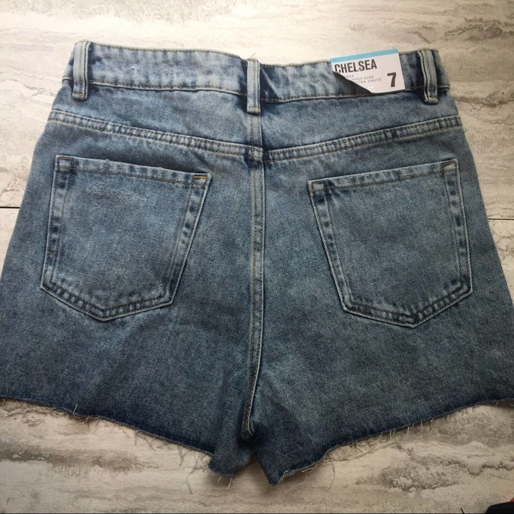 Chelsea Ultra High-Rise Acid Wash Raw Hem Jean Shorts 7 Junior's Charlotte Russe - Picture 11 of 12